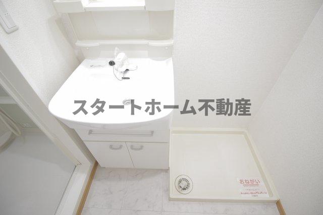 洗面設備　スペースが確保できる洗面所です