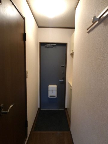 近鉄大阪線 真菅駅 徒歩5分 2階建 築31年の玄関写真
