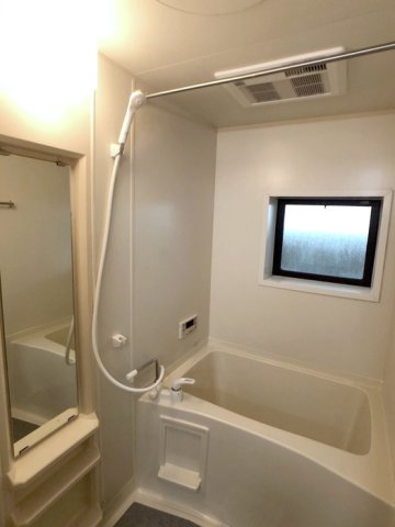 近鉄大阪線 真菅駅 徒歩5分 2階建 築31年の風呂写真