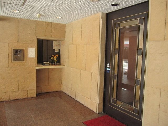セキュリティ　オートロック付き