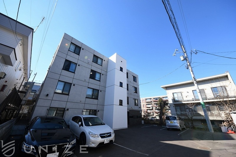 地下鉄南北線 南平岸駅 徒歩8分 築5年