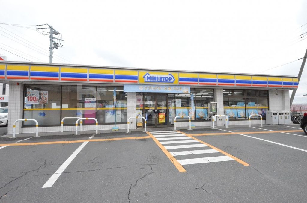 コンビニ　ミニストップ草加新里町店（コンビニ）まで280m