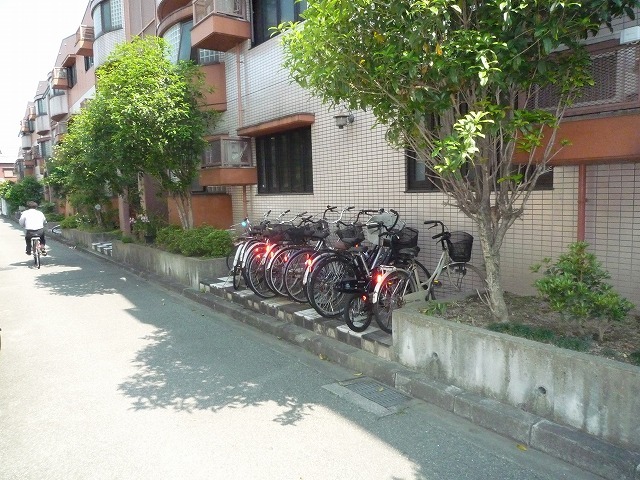 サンプロムナードの外観写真