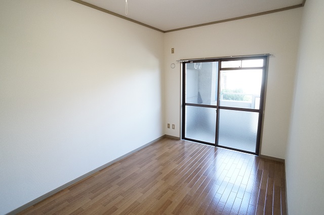 洋室（１０１号室写真）