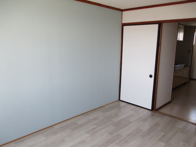 浜松市中央区 3階建 築42年の居間写真