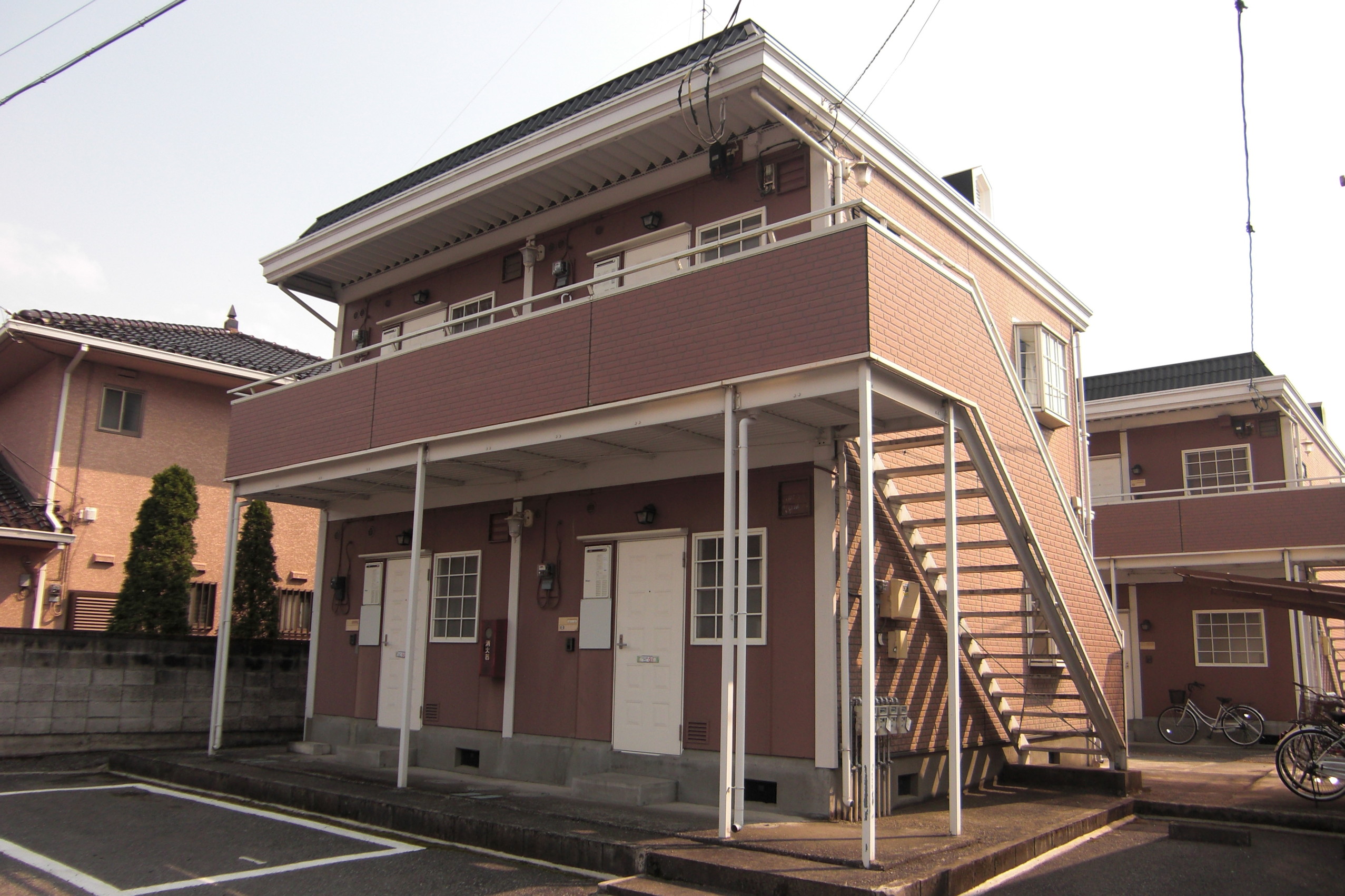 セキュリティ　裏側から見た外観です。