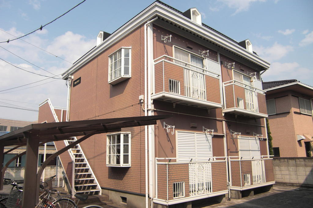 建物外観　新栃木駅まで徒歩7分！お一人暮らし定番、1DK！