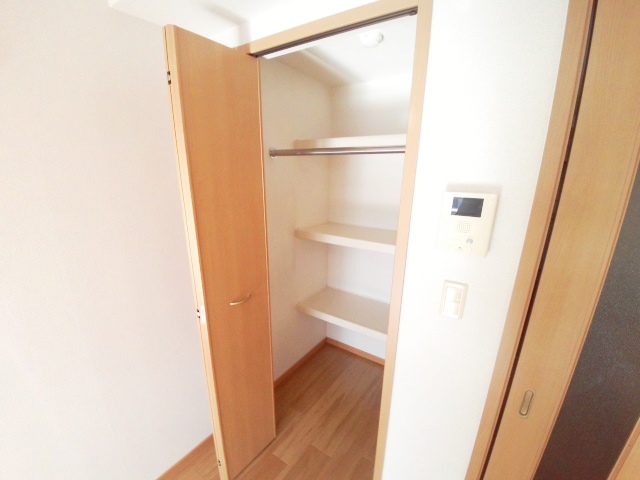 収納　クローゼットタイプのたっぷり収納