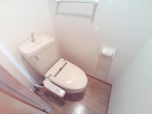 トイレ　ウォシュレット付きの綺麗なトイレ