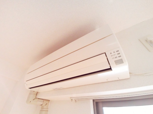 その他設備　まだまだ綺麗なエアコンが付いてます