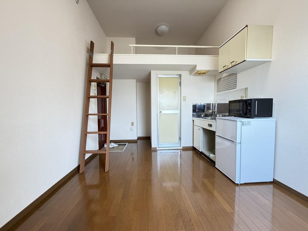 プルートゥ2号館の居間写真