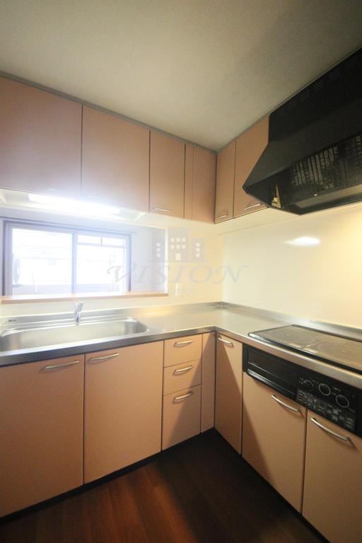 キッチン　写真は別室のものです