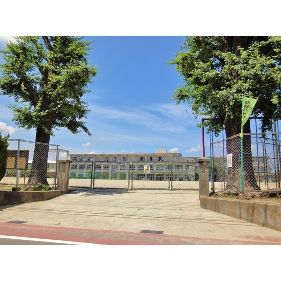 【ヴィラ・ウエスト北館　南館の小学校】