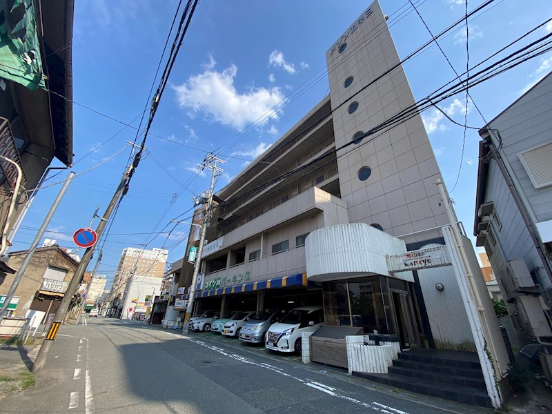 【姫路市忍町のマンションの建物外観】