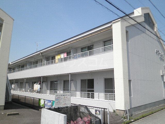 安城市二本木新町のアパートの建物外観