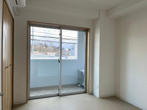 居室・リビング　室内