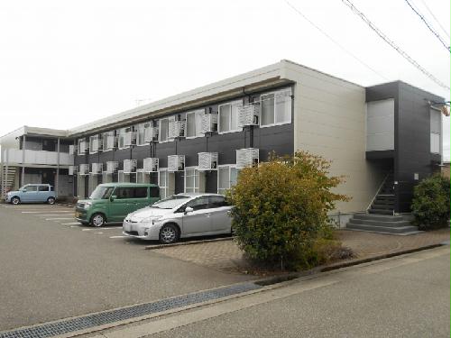 【レオパレスベラ　ルーナの建物外観】