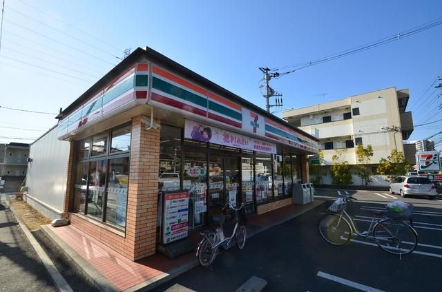 コンビニ　セブンイレブン（コンビニ）まで1200m