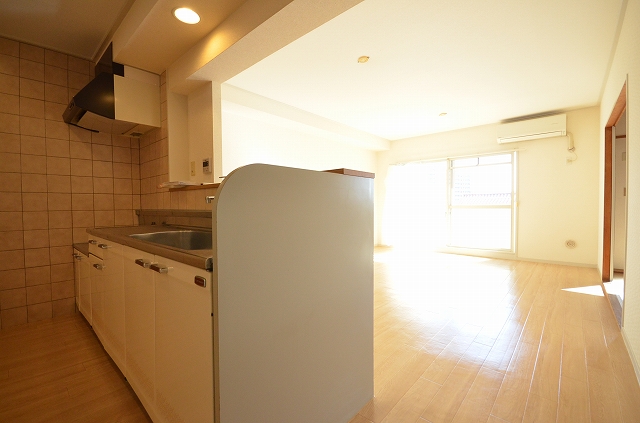 居室・リビング　別号室の写真です