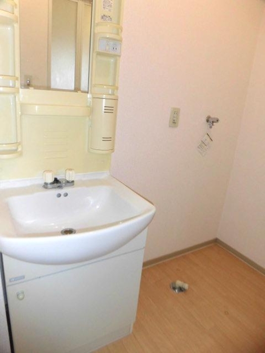 洗面設備　103 洗面化粧台・洗濯機置き場