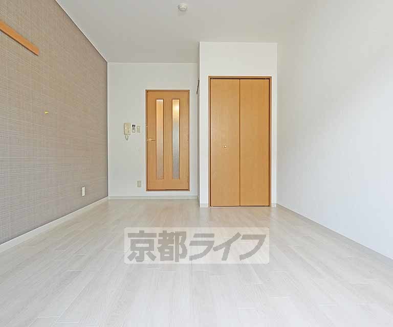 【京都市北区平野上柳町のマンションの居室・リビング】