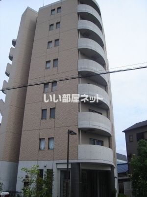 大東市灰塚のマンションの建物外観