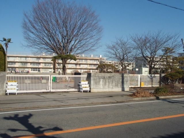 【柏市大山台のマンションの小学校】