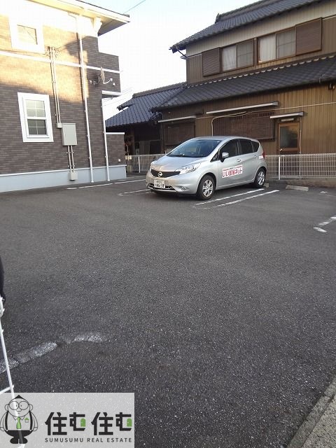 【クローバーの駐車場】