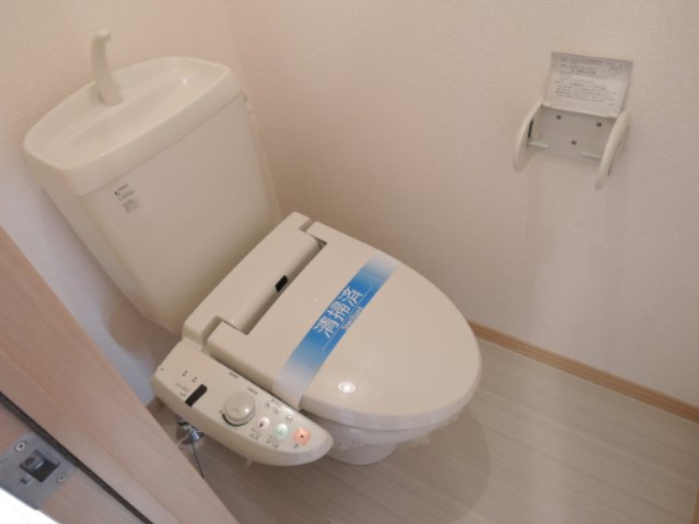 トイレ　2016年撮影・202号室の写真