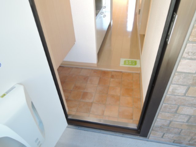 玄関　2016年撮影・202号室の写真