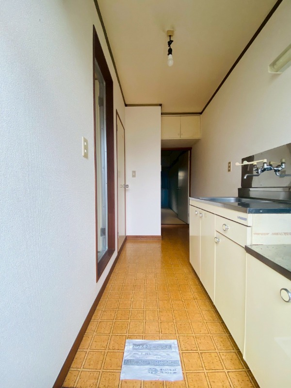 玄関　※他部屋写真使用