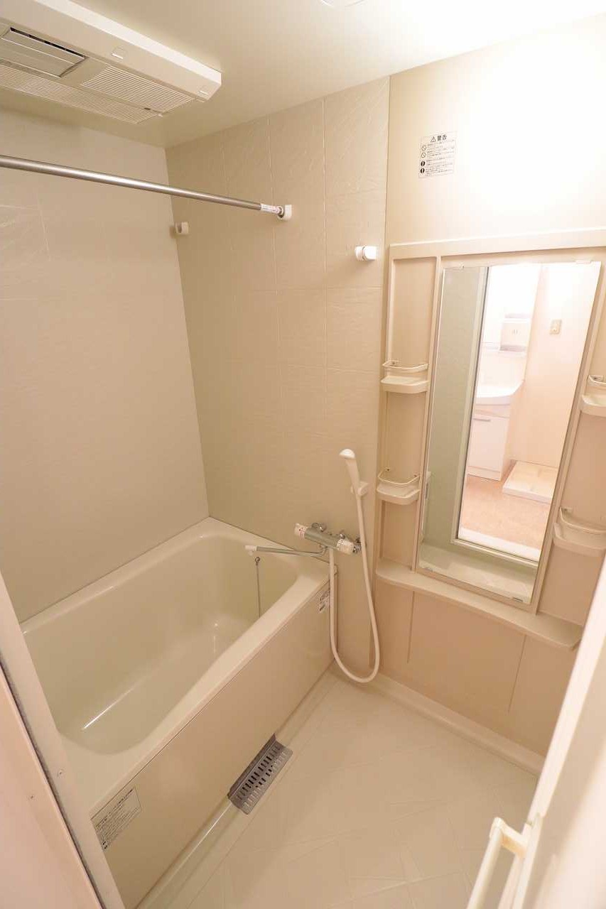 バス・シャワールーム　※同物件、別部屋になります。