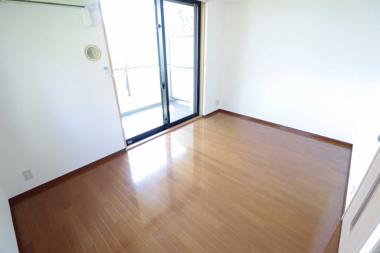 居室・リビング　※同物件、別部屋になります。