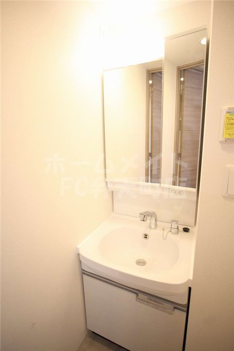 洗面設備　スペースが確保できる洗面所です