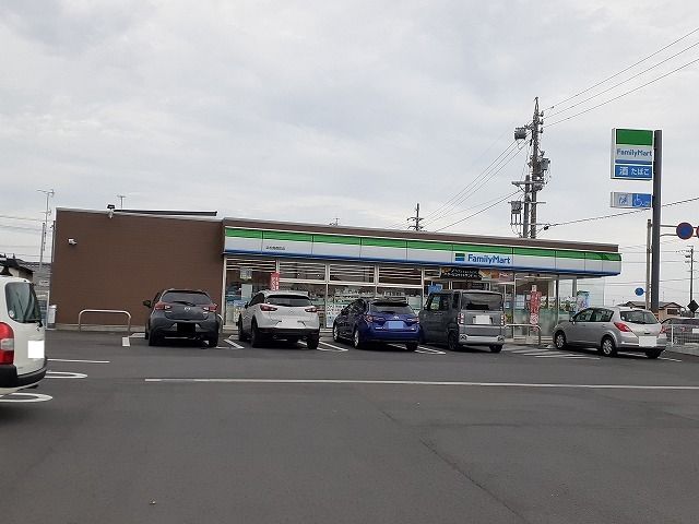 コンビニ　ファミリーマート 浜松馬郡町店（コンビニ）まで450m