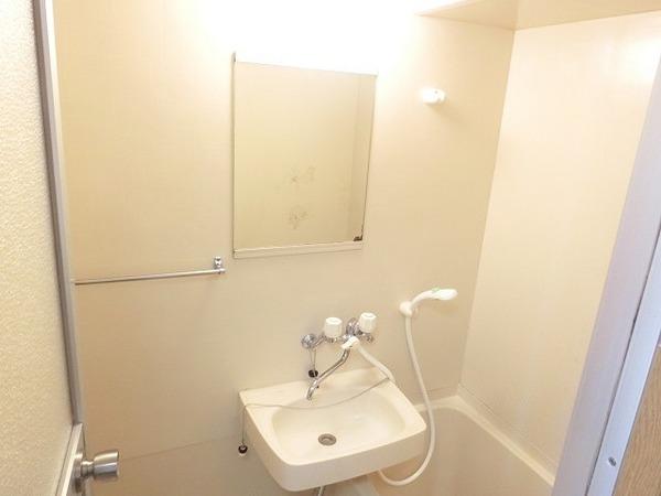 洗面設備　洗面台付き！
