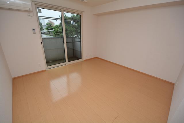 居室・リビング　エアコン付きで初期費用を抑えられます♪