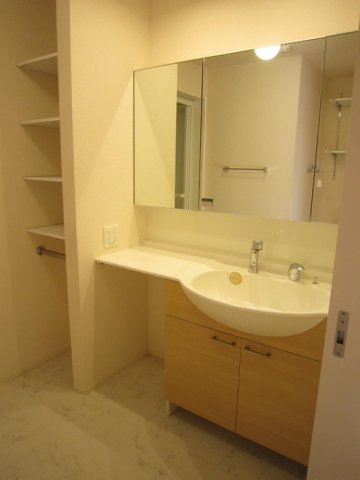 洗面設備　洗髪洗面化粧台