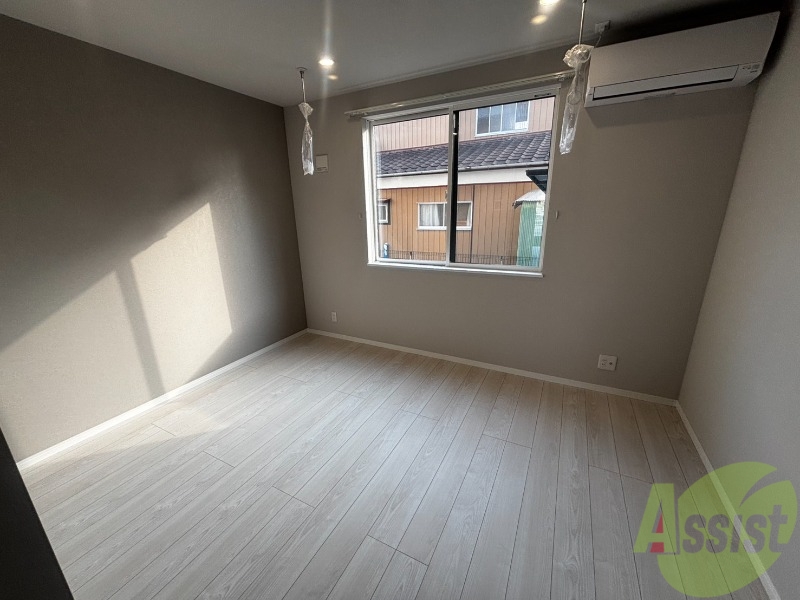 居室・リビング　きれいなＬＤＫが広がっていて居心地が良さそうですね。