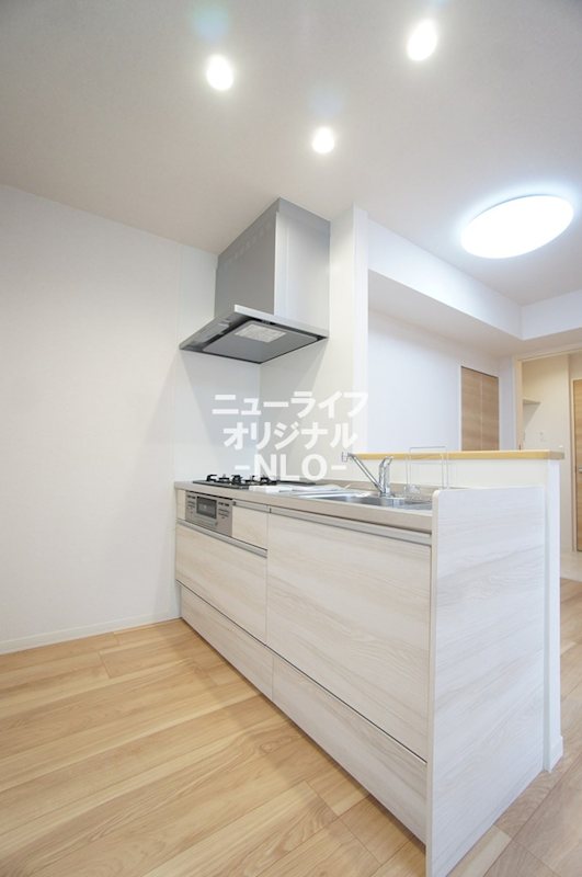 キッチン　グリル付3口ガスコンロ付のシステムキッチンです♪