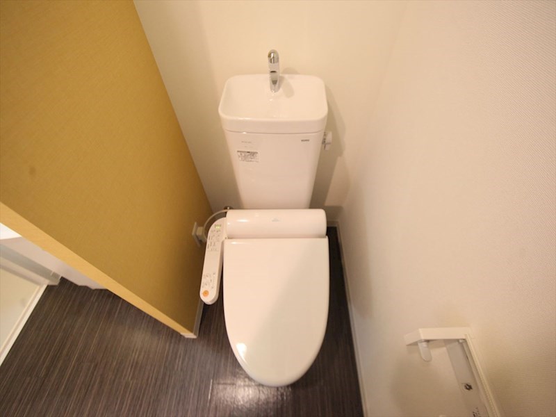 トイレ　温水洗浄暖房便座付トイレ