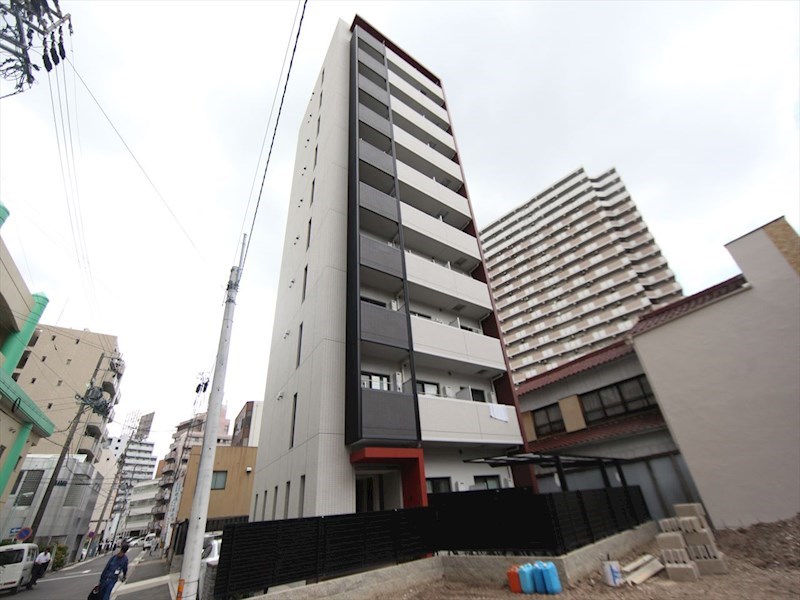 建物外観　外観　防犯カメラ　オートロック　宅配ＢＯＸ　外壁タイル張り