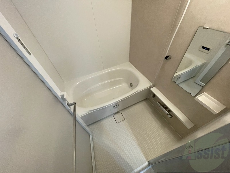 バス・シャワールーム　お風呂になります。一日の疲れを癒してくださいね。