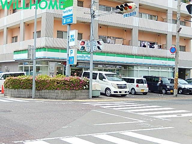 コンビニ　ファミリーマート和歌山十二番丁店（コンビニ）まで719m