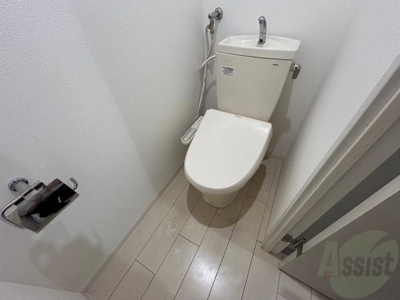 トイレ　ウォシュレット機能がついたトイレ。安心して使用できますね。