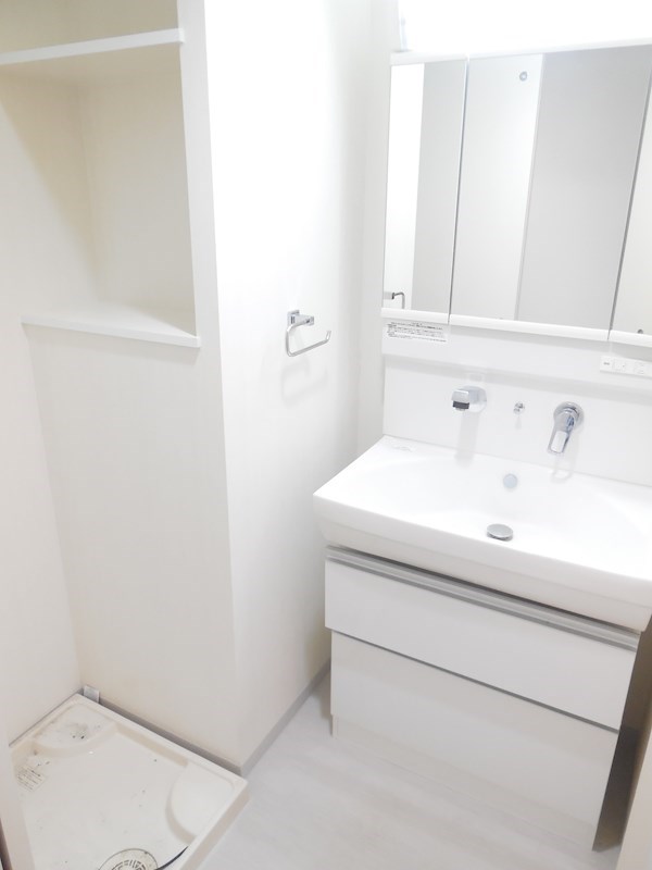 洗面設備　三面鏡シャンプードレッサー