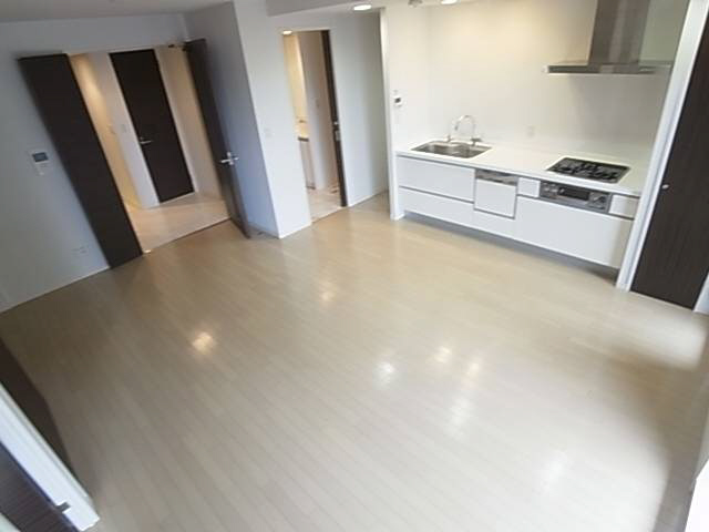 居室・リビング　写真は同マンションの別の部屋のものです。