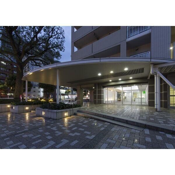 エントランス　清潔なエントランスです