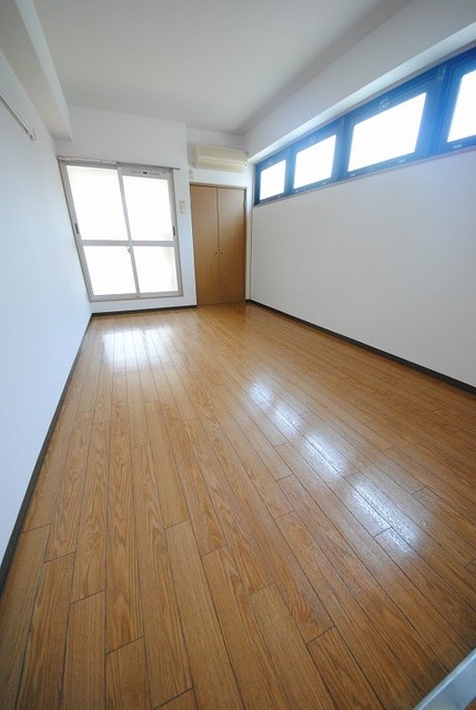 居室・リビング　写真は１０１号室