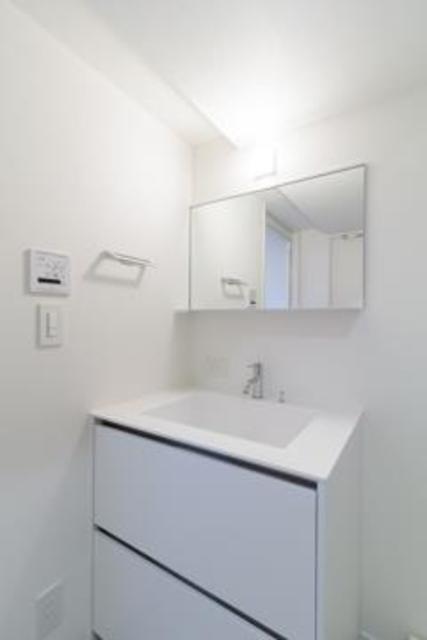 洗面設備　※写真は同タイプ住戸です。